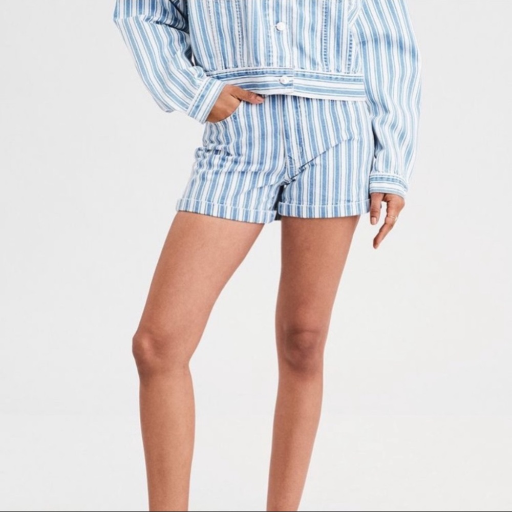 American Eagle Striped Mom Short